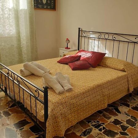Casa Indipendente Zona Centrale La Maddalena  Buitenkant foto