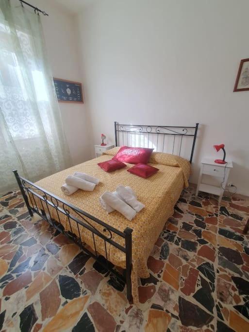 Casa Indipendente Zona Centrale La Maddalena  Buitenkant foto