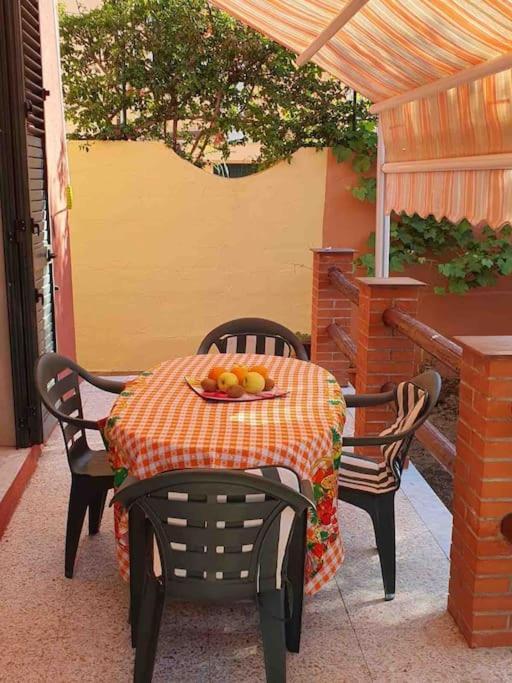 Casa Indipendente Zona Centrale La Maddalena  Buitenkant foto